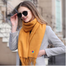 Écharpe, foulard en cachemire de qualité supérieure, unisexe avec l'emblème du créativisme Écharpe, foulard en cachemire de qualité supérieure, unisexe avec l'emblème du créativisme